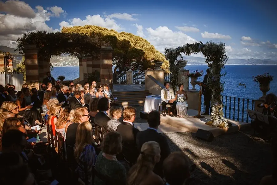 Come vestirsi per un matrimonio: dagli invitati agli sposi